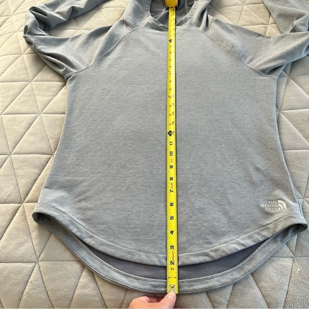 The North Face Women’s Flashdry Hooded Pullover Light Grey Baselayer Size Small - Picture 7 of 9